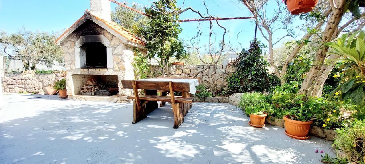 Apartment In Murter Bagian luar foto