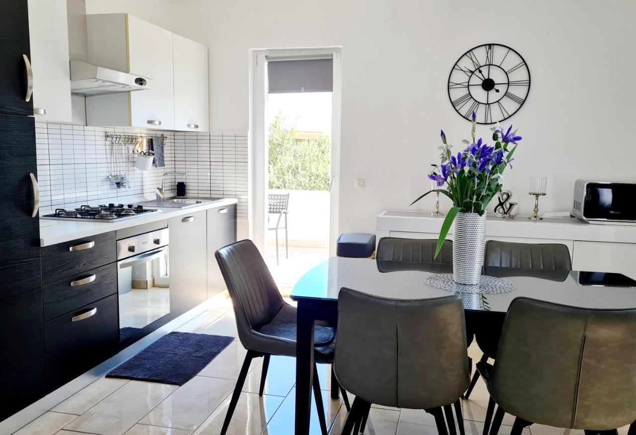 Apartment In Murter Bagian luar foto