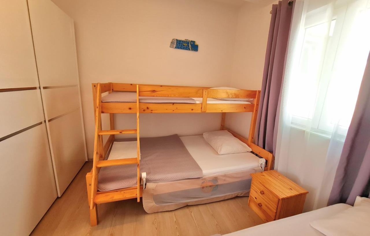 Apartment In Murter Bagian luar foto