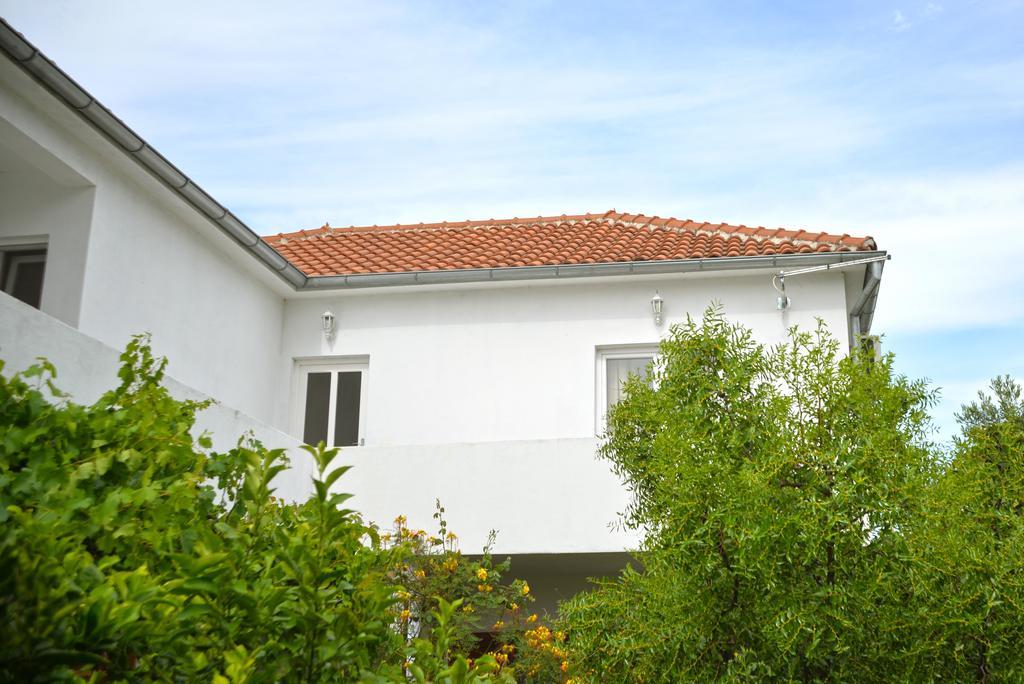 Apartment In Murter Bagian luar foto
