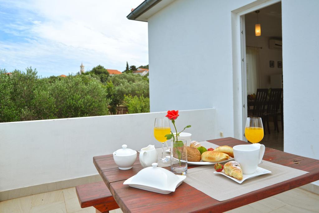 Apartment In Murter Bagian luar foto