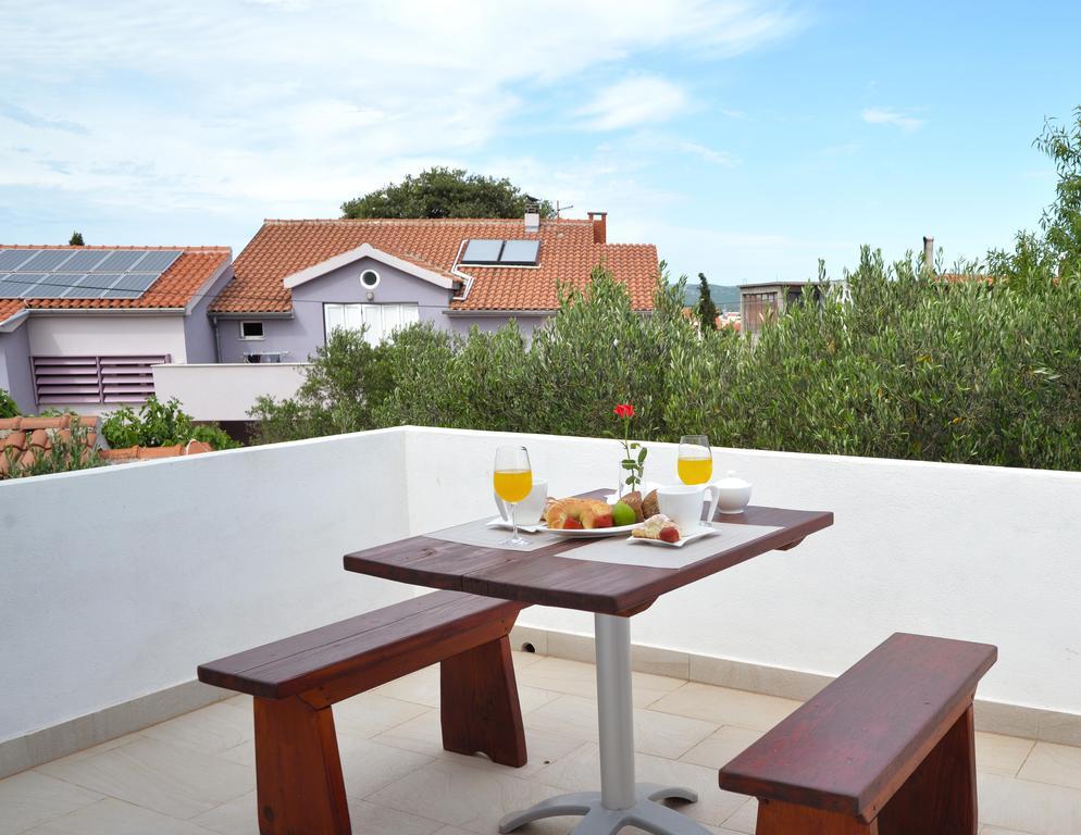 Apartment In Murter Bagian luar foto