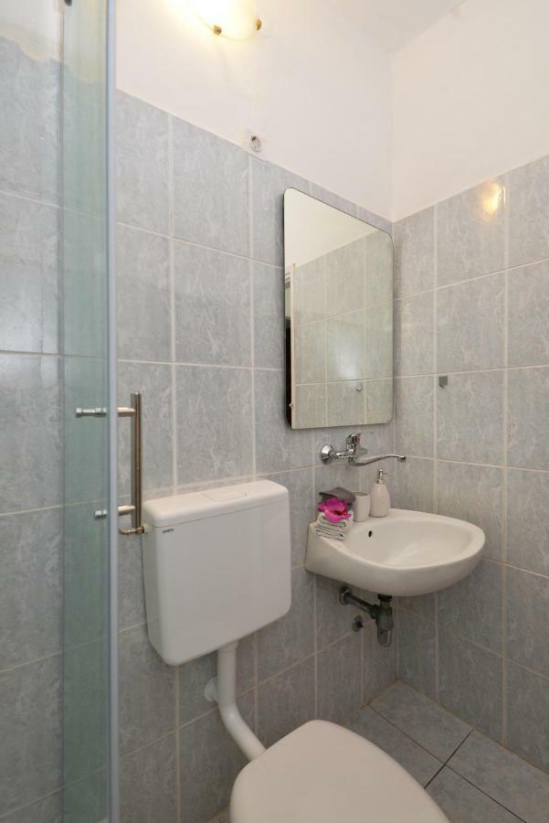 Apartment In Murter Bagian luar foto