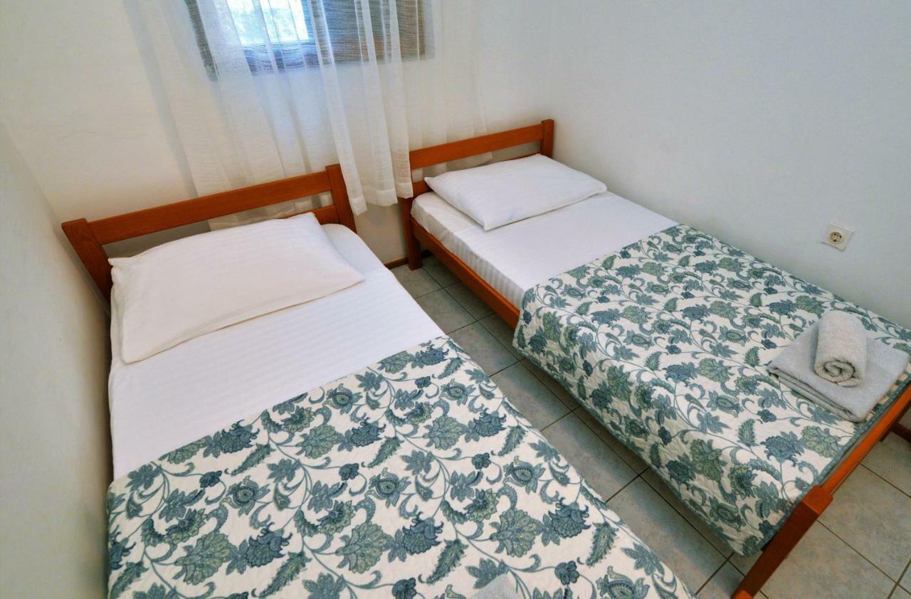 Apartment In Murter Bagian luar foto