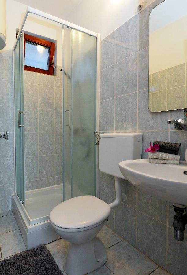 Apartment In Murter Bagian luar foto