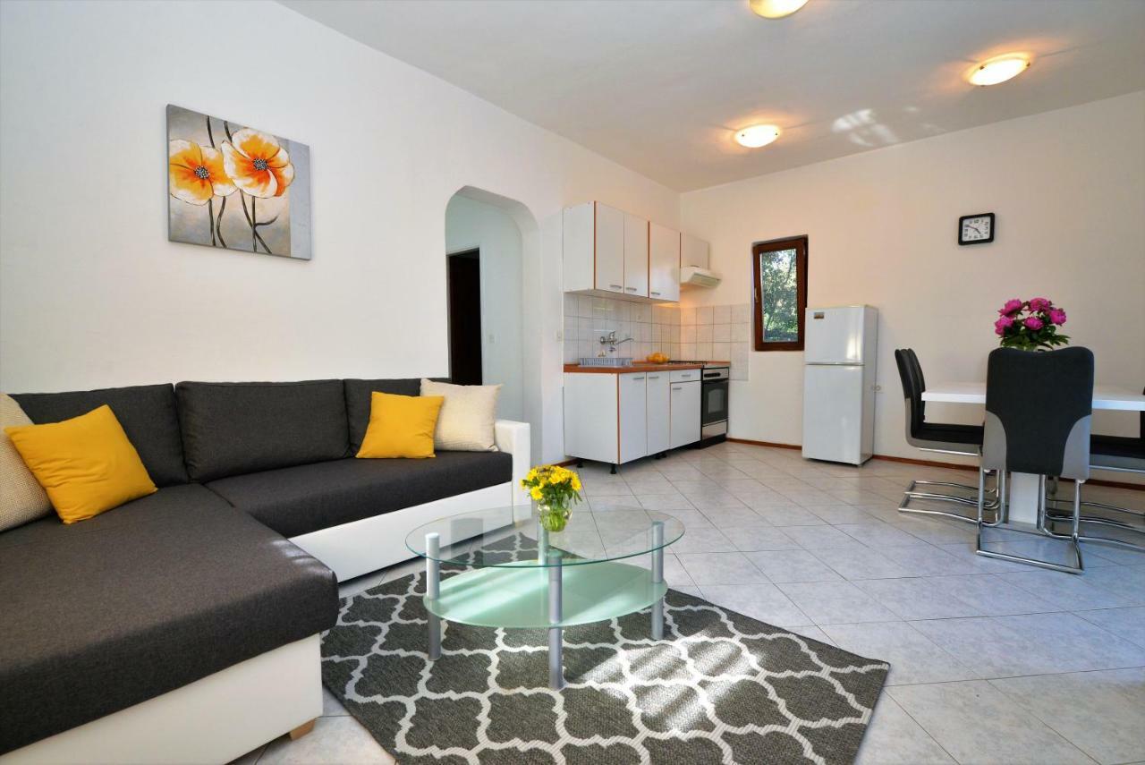 Apartment In Murter Bagian luar foto